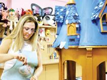 Master puppeteer keeps traditional Turkish art alive