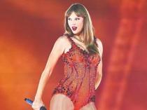 Swift, Lovett to join Nashville Songwriters Hall of Fame