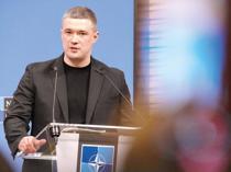 Sacked Ukraine minister urges path to elections