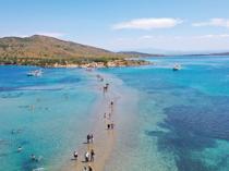 Summer tides reveal hidden path connecting Cunda, Maden islands