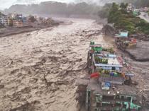 Nepal toll surges as rescuers struggle through ‘unimaginable’ disaster