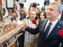 Özel vows to step down if New Party fails in first polls