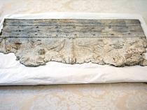 US returns sarcophagus fragments to Lebanon