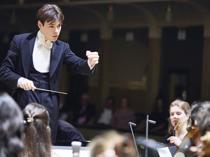 Young conductor takes on ‘Carmina Burana’ at Aspendos