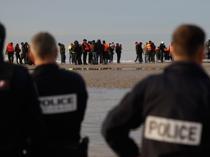6 arrested in UK protest against migrant boat