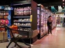 Kiew shoppers feel the pinch from Russian strikes on supply networks