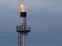 Spain caps gas tariff rises, extends fuel tax cuts