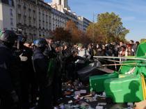 Thousands mass in France for high school protests
