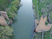 Türkiye advances joint restoration project of historic bridge on Armenian border