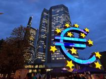Eurozone banks tighten lending as demand weakens