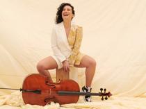 Cellist and singer Nesrine to perform in Izmir for first time