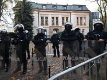Police deployment deepens Poland’s court dispute