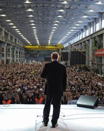 Russia gives green light to billionaires bid for president