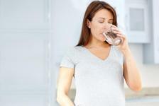 Sağlıklı bir hamilelik için su tüketimi asla ihmal edilmemeli