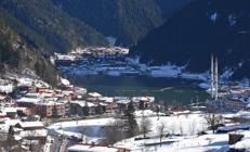 Uzungöl beyaza büründü, yılbaşına hazır Uzungöl beyaza büründü, yılbaşına hazır