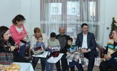 Bakan Kurum afetzedelere konuk oldu