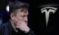 Elon Muskın siyasi duruşu Teslada tarihi zarara neden oldu