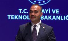 Bakan Kacırdan ödül kazanan öğrencilere tebrik