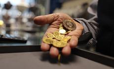 Gram altında yeni rekor Dolardan destek aldı