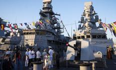 Türk donanmasında tarihi dönüşüm Omuz omuza gövde gösterisi