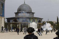 Worshippers, Israel police clash at Al-Aqsa over Koran