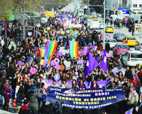 Pain, not joy on Women’s Day, says Turkish pop icon