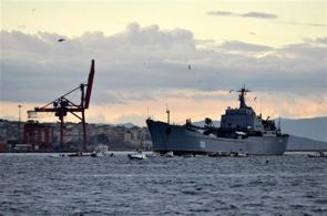 Russian warships cross Bosphorus en route to Black Sea