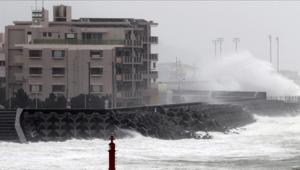 Tsunami nedir, nasıl oluşur, ne kadar sürer Türkiyede tsunami olur mu, riski var mı Rusya’daki 8.8 büyüklüğündeki deprem sonrası tsunami alarmı