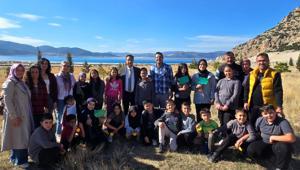 Salda Gölü kıyısına fidan dikildi