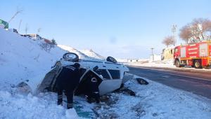 Mardin'de otomobil şarampole devrildi: 4 yaralı
