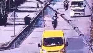 Motosikletinin ön tekerini kaldıran sürücüye ceza