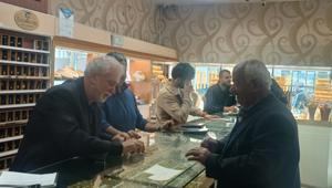 Kuyumcu, müşterisini dolandırılmaktan kurtardı