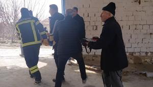 Depoda duvar çöktü; dengesini kaybedince elini makineye kaptıran Melih'in parmakları koptu