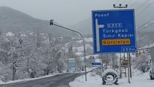 Kar yağışı nedeniyle Ilgar Geçidi ulaşıma kapandı