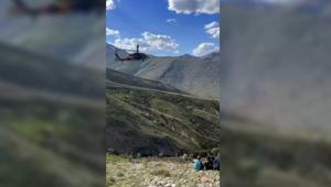 Dağda ot toplarken yaralanan genç askeri helikopterle kurtarıldı