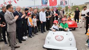 Menemen'de çocuklar için trafik eğitim parkuru açıldı