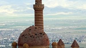 Bayram tatilinde İshak Paşa Sarayı'na 25 bin ziyaretçi