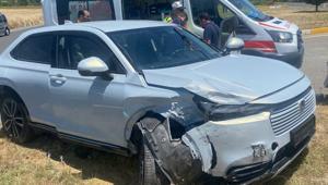 Uşak'ta cip ile otomobilin çarpışması sonucu 6 kişi yaralandı