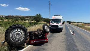 Uşak'ta kamyonun çarpması sonucu devrilen traktörün sürücüsü yaralandı