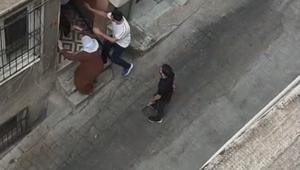 Beyoğlu’ndaki eniştesinin dükkanında fön çektiği için saldırıya uğrayan kişi: Herkesin ifadesini alacağım deyip evi bastılar