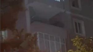 Beylikdüzü’nde balkon duvarına çıkıp dans eden kadın mahalleyi ayağa kaldırdı