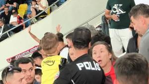 Gençlerbirliği-Fenerbahçe maçında bir çocuğun formasının çıkarttırılmasına ilişkin soruşturma   /Ek fotoğraflar
