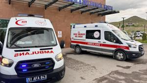 Lastiği patlayan minibüs şarampole devrildi; 5 yaralı