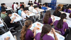 Büyükşehir kurs merkezinde yemek desteği