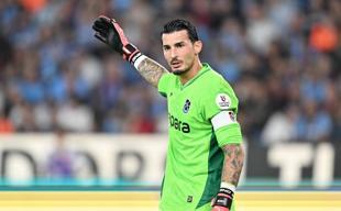 Istanbul clubs busy on transfer deadline