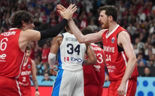 Türkiye take easy win over Greece to advance to EuroBasket 2025 final