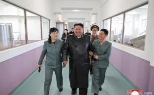 North Koreas Kim visits nuclear subs