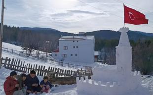 Sivas children snow ‘Kız Kulesi’ replica wins minister invitation