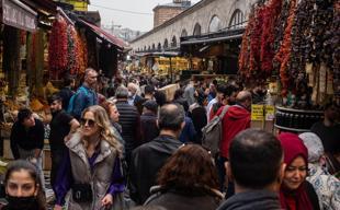 Annual growth in retail sales slows to 14 percent in November