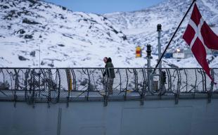 Trump threatens tariffs on nations that dont back Greenland takeover